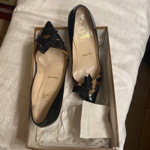Authentic!!  - Christian Louboutin Black Patent Pumps  Size 37.5